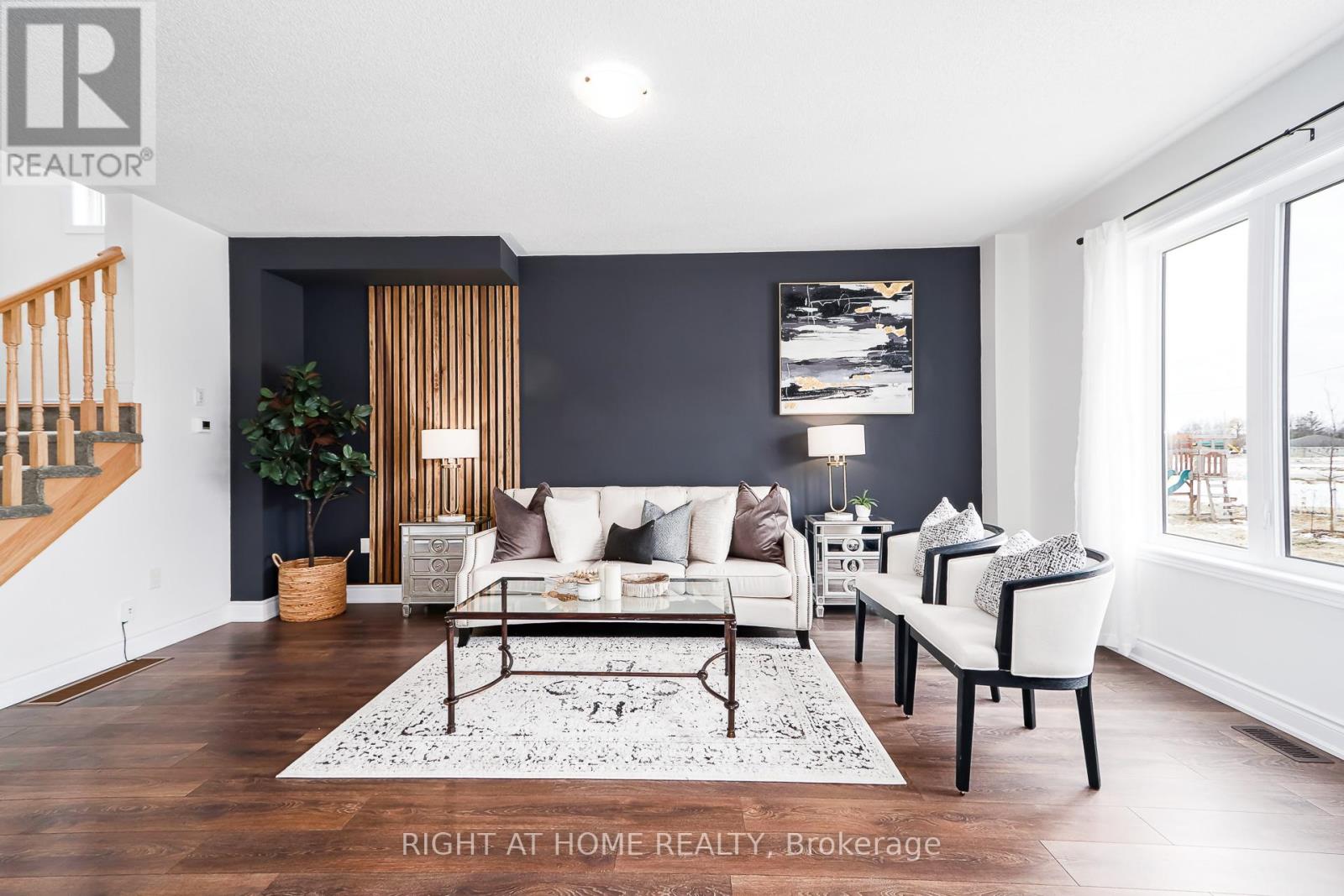 9 Mission Street, Wasaga Beach, Ontario  L9Z 0L8 - Photo 7 - S12975080