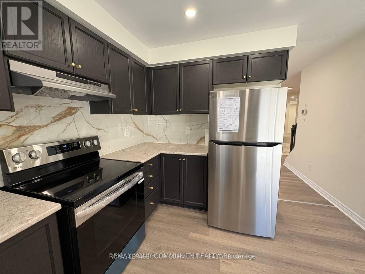 52 Stanley Street, Barrie, Ontario  L4M 6V6 - Photo 12 - S12975122