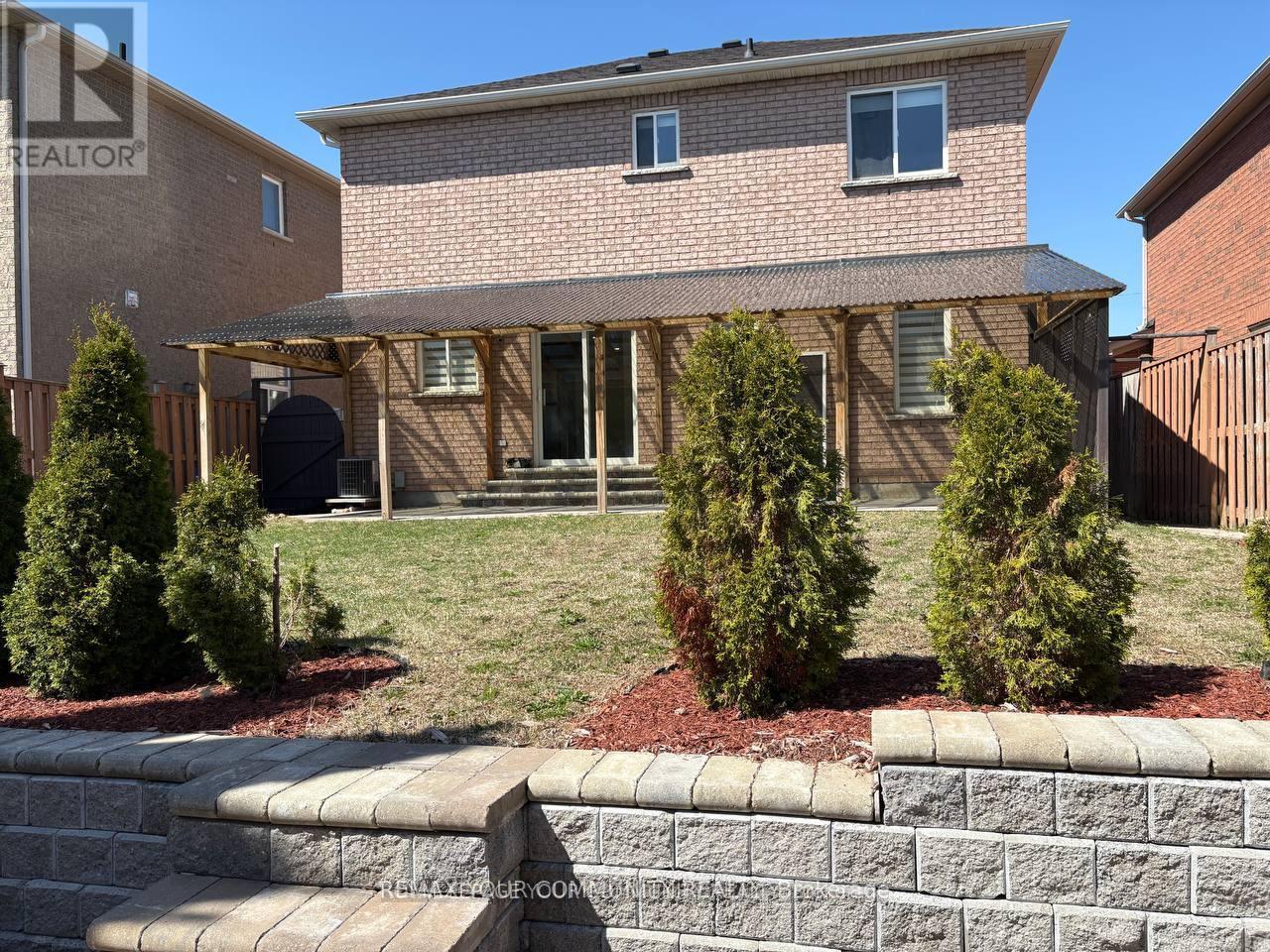 52 Stanley Street, Barrie, Ontario  L4M 6V6 - Photo 28 - S12975122