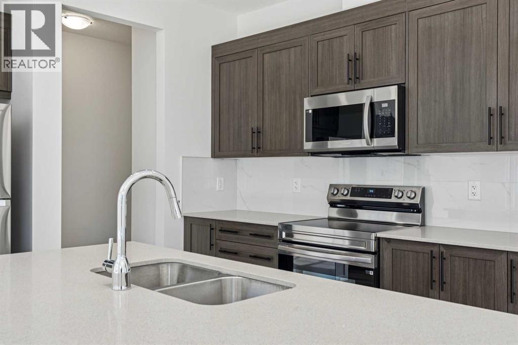 25 Yorkstone Row SW, Calgary, Alberta  T2X 5H4 - Photo 11 - A2296058