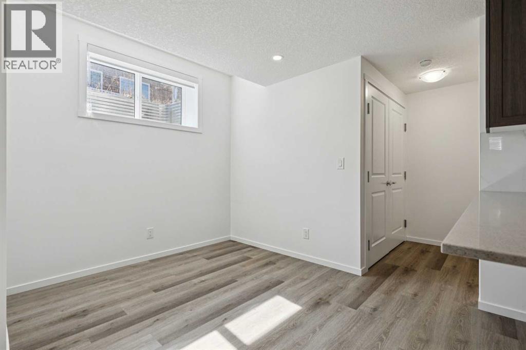 25 Yorkstone Row SW, Calgary, Alberta  T2X 5H4 - Photo 34 - A2296058