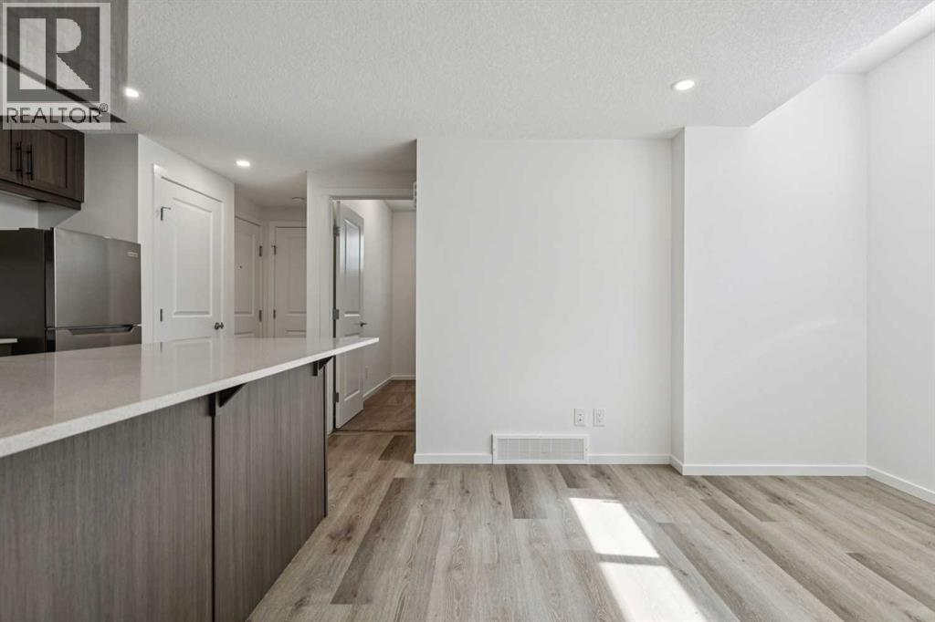 25 Yorkstone Row SW, Calgary, Alberta  T2X 5H4 - Photo 32 - A2296058