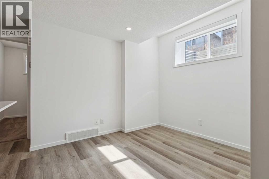 25 Yorkstone Row SW, Calgary, Alberta  T2X 5H4 - Photo 33 - A2296058