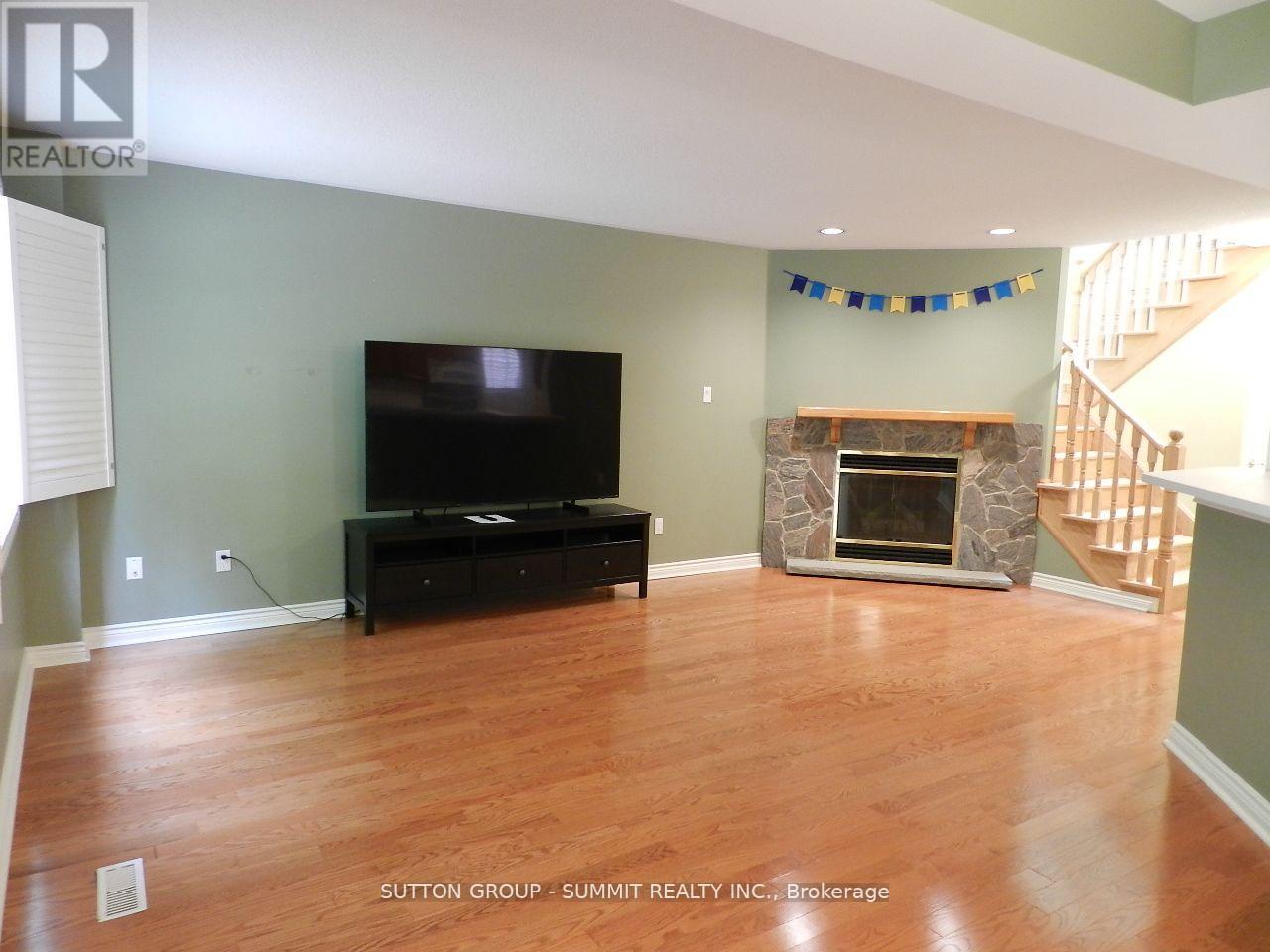 16 - 5490 Glen Erin Drive, Mississauga, Ontario  L5M 5R4 - Photo 5 - W12974982