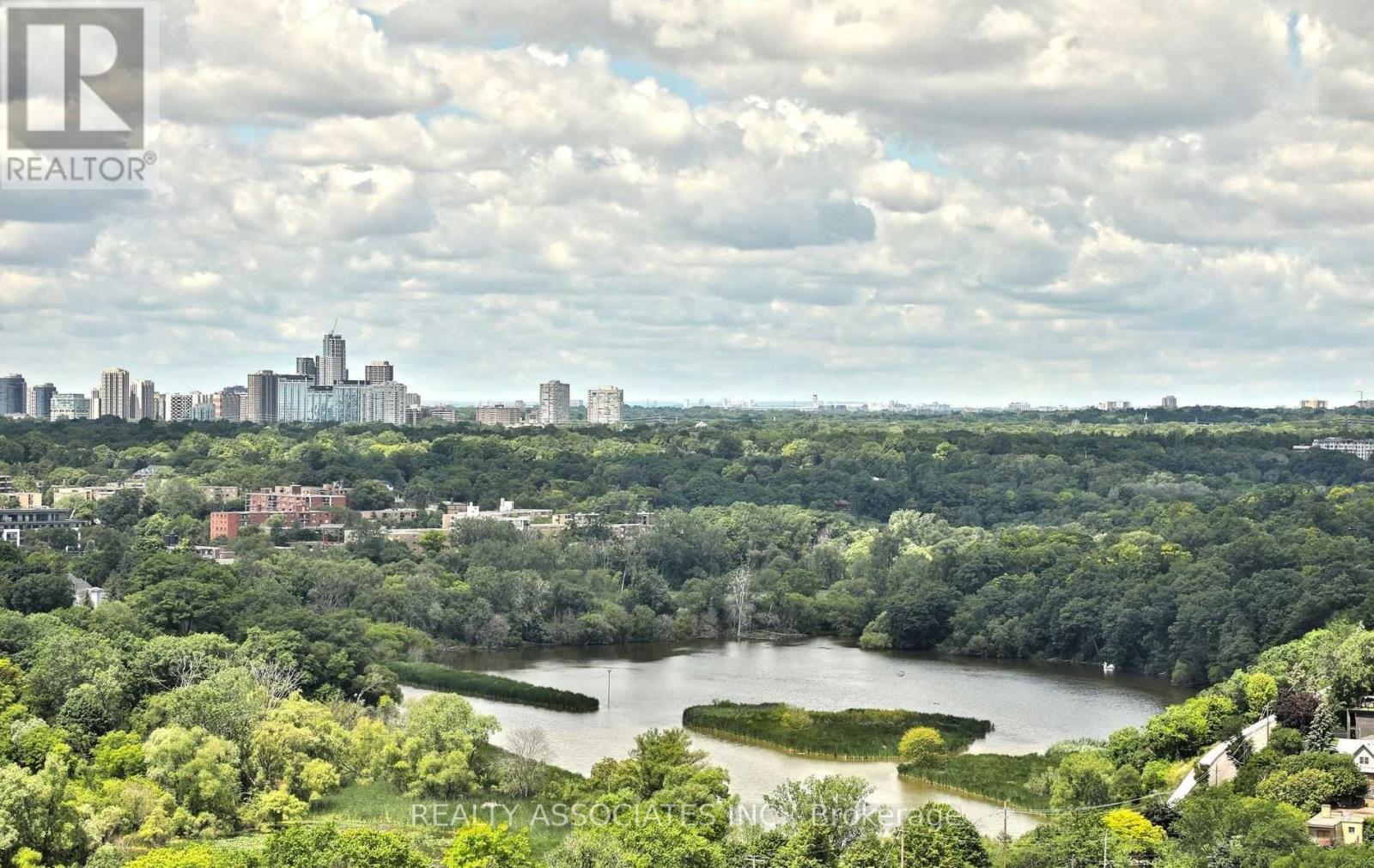 813 - 105 The Queensway Way, Toronto, Ontario  M6S 5B5 - Photo 16 - W12974990