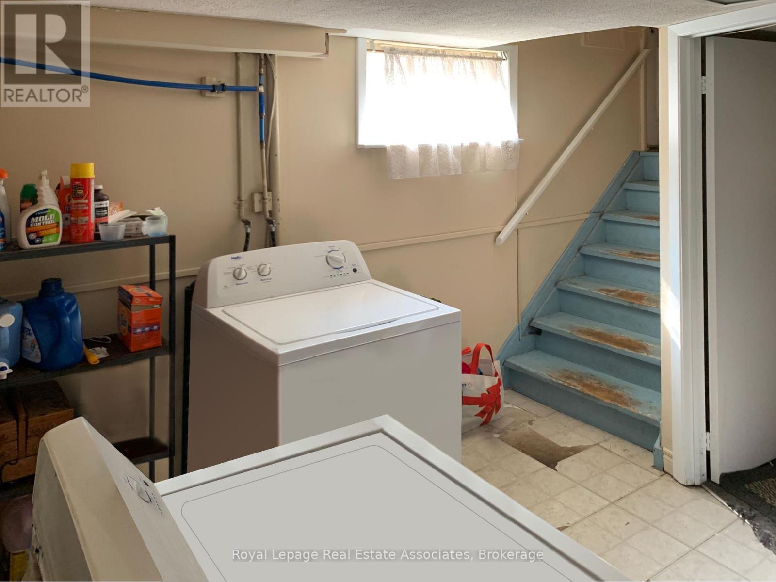 3498 Ashcroft Crescent, Mississauga, Ontario  L5C 2E7 - Photo 18 - W12975024