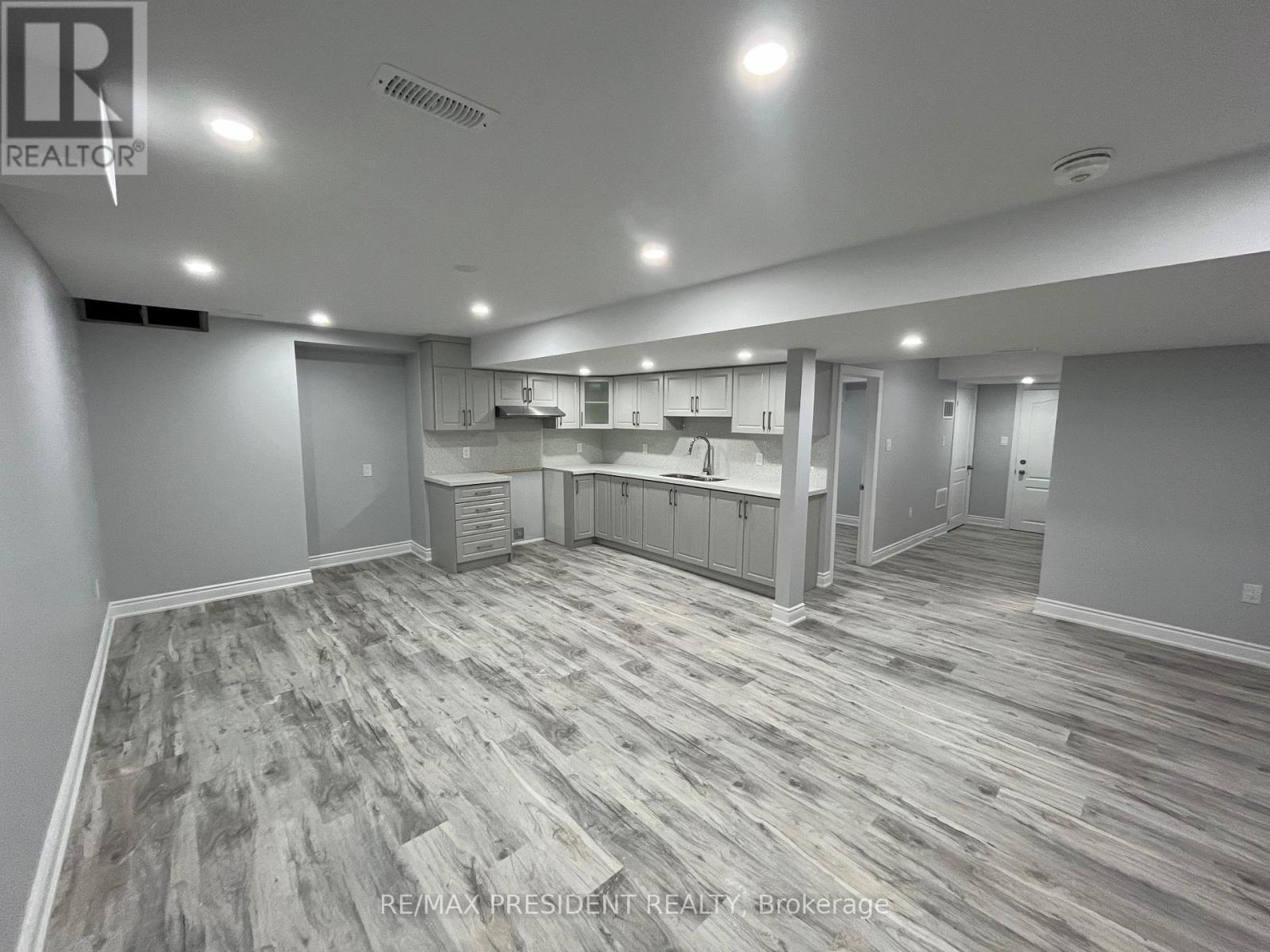 21 HORIZON STREET, Brampton, Ontario