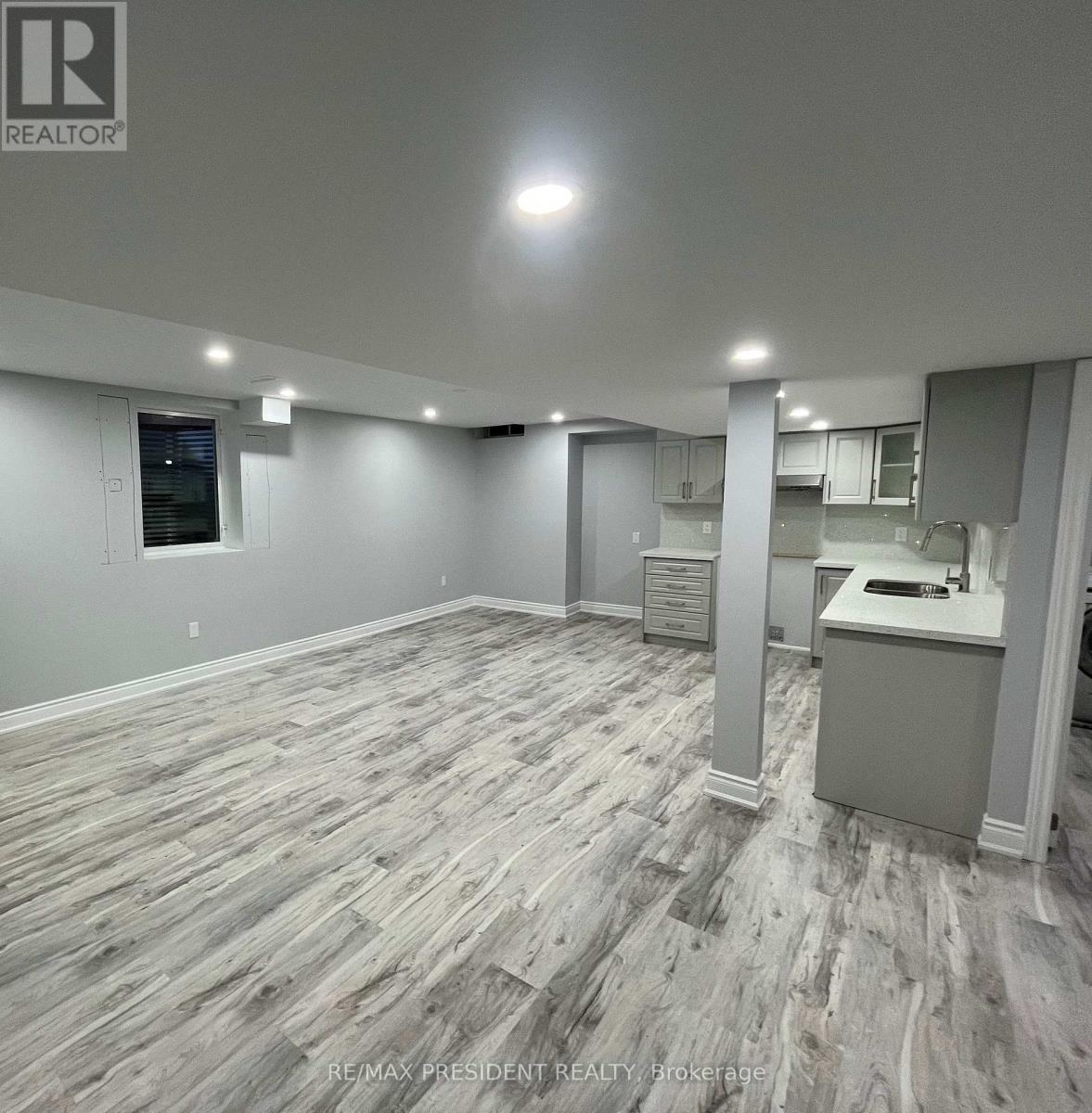 21 Horizon Street, Brampton, Ontario  L6P 2J3 - Photo 3 - W12975030