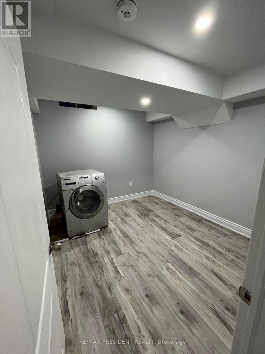 21 Horizon Street, Brampton, Ontario  L6P 2J3 - Photo 6 - W12975030