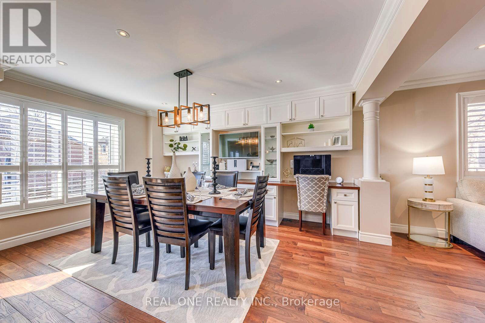 2112 Redstone Crescent, Oakville, Ontario  L6M 5B2 - Photo 11 - W12975076