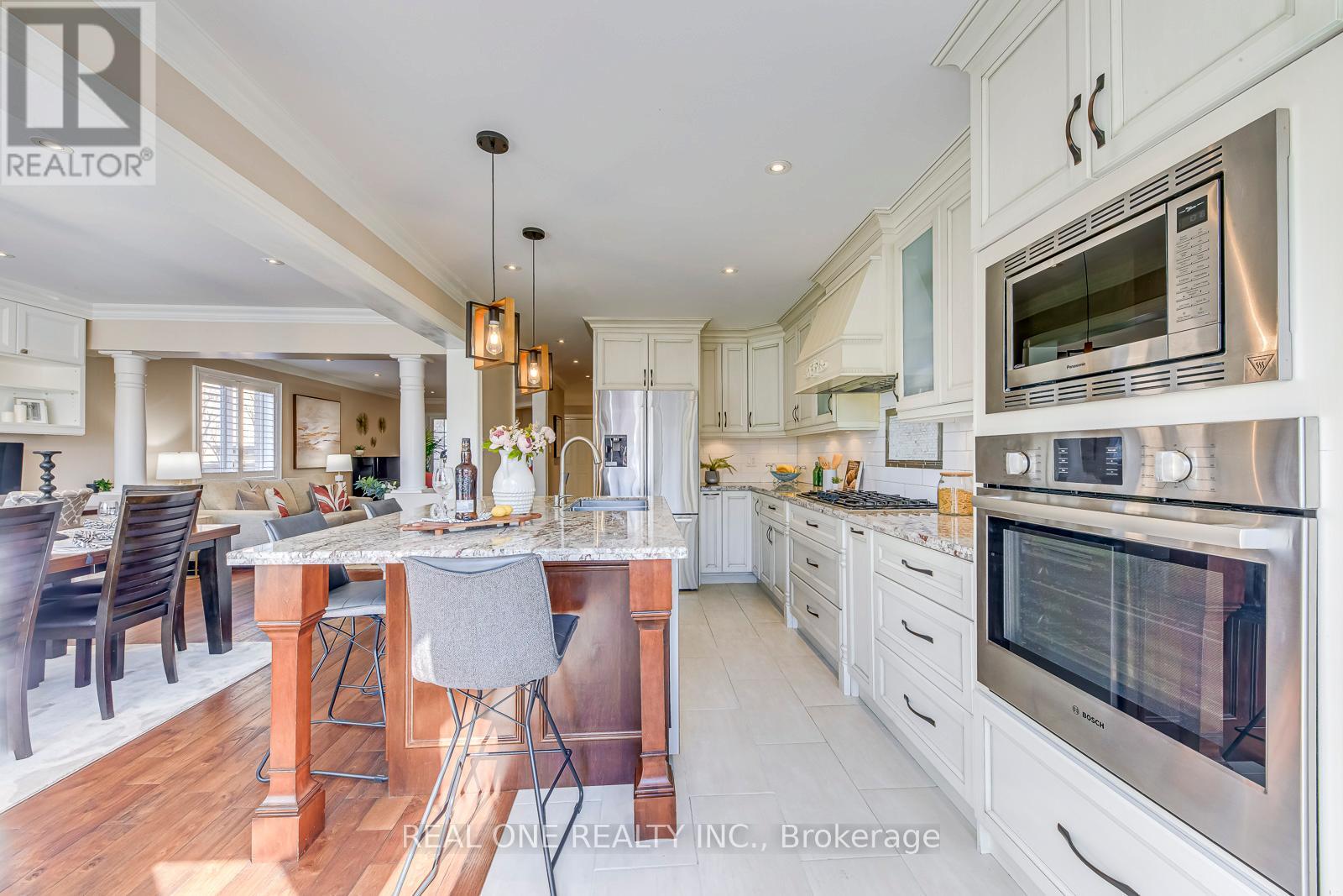 2112 Redstone Crescent, Oakville, Ontario  L6M 5B2 - Photo 17 - W12975076