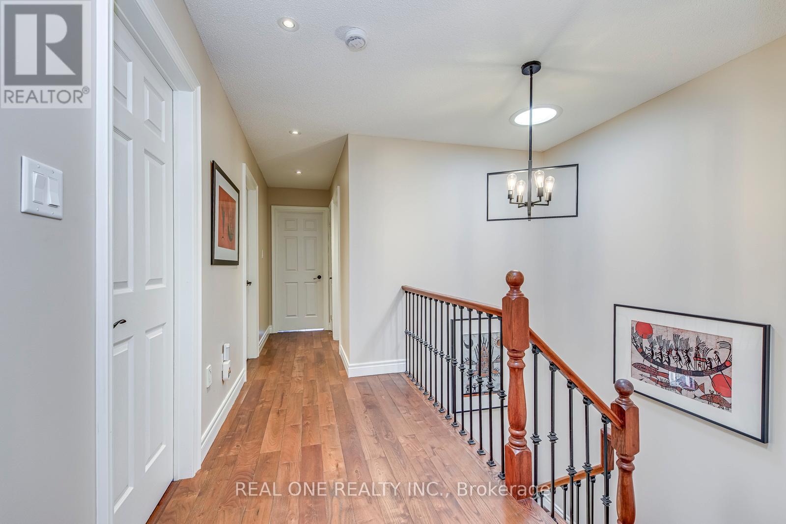 2112 Redstone Crescent, Oakville, Ontario  L6M 5B2 - Photo 22 - W12975076