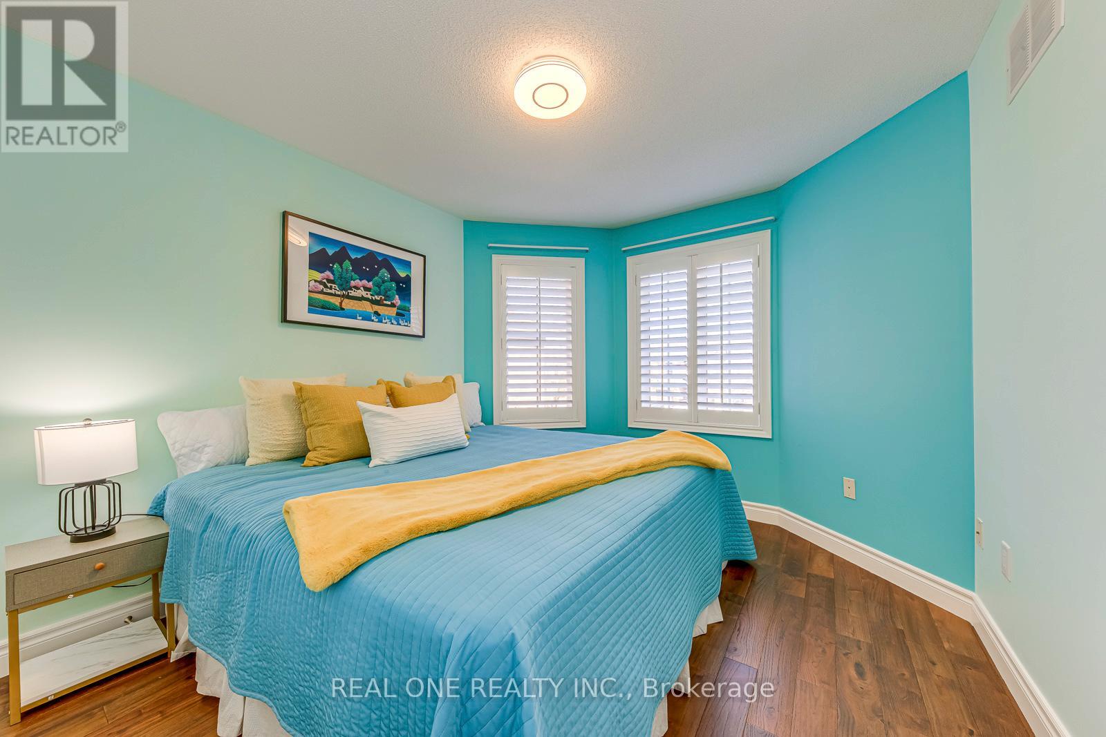 2112 Redstone Crescent, Oakville, Ontario  L6M 5B2 - Photo 31 - W12975076