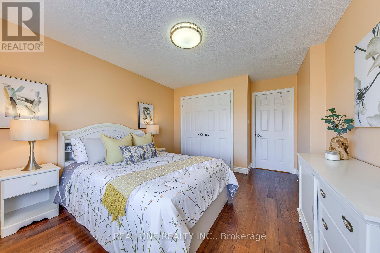 2112 Redstone Crescent, Oakville, Ontario  L6M 5B2 - Photo 33 - W12975076