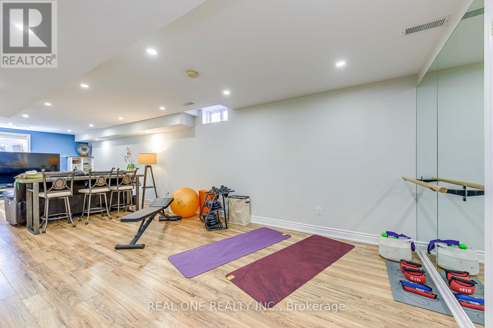 2112 Redstone Crescent, Oakville, Ontario  L6M 5B2 - Photo 36 - W12975076