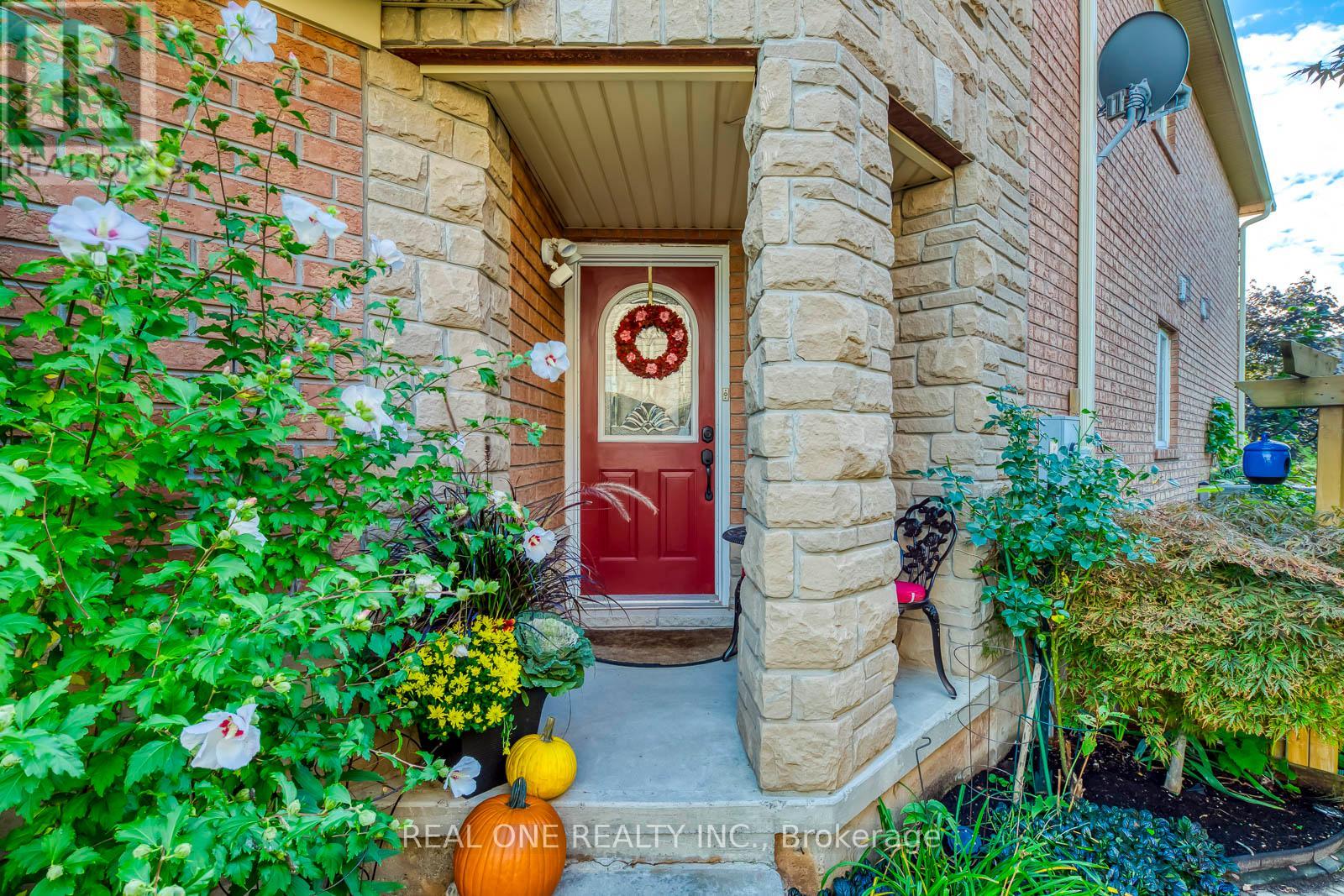 2112 Redstone Crescent, Oakville, Ontario  L6M 5B2 - Photo 4 - W12975076