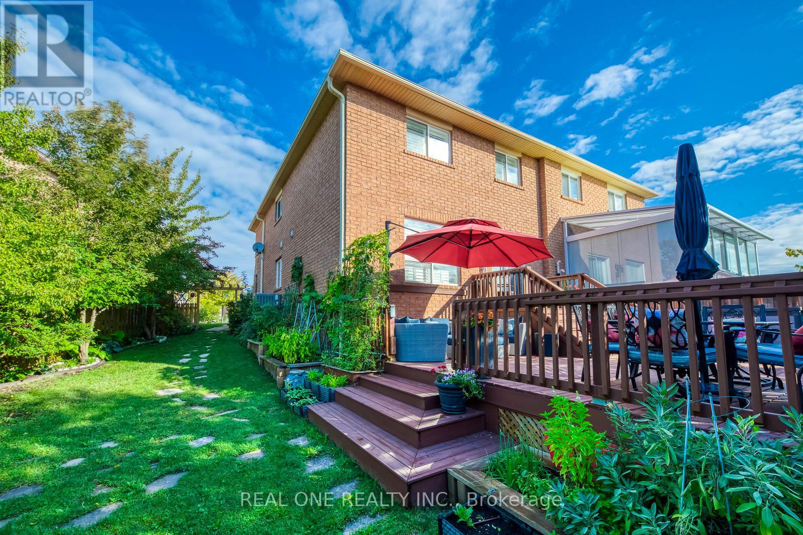 2112 Redstone Crescent, Oakville, Ontario  L6M 5B2 - Photo 47 - W12975076