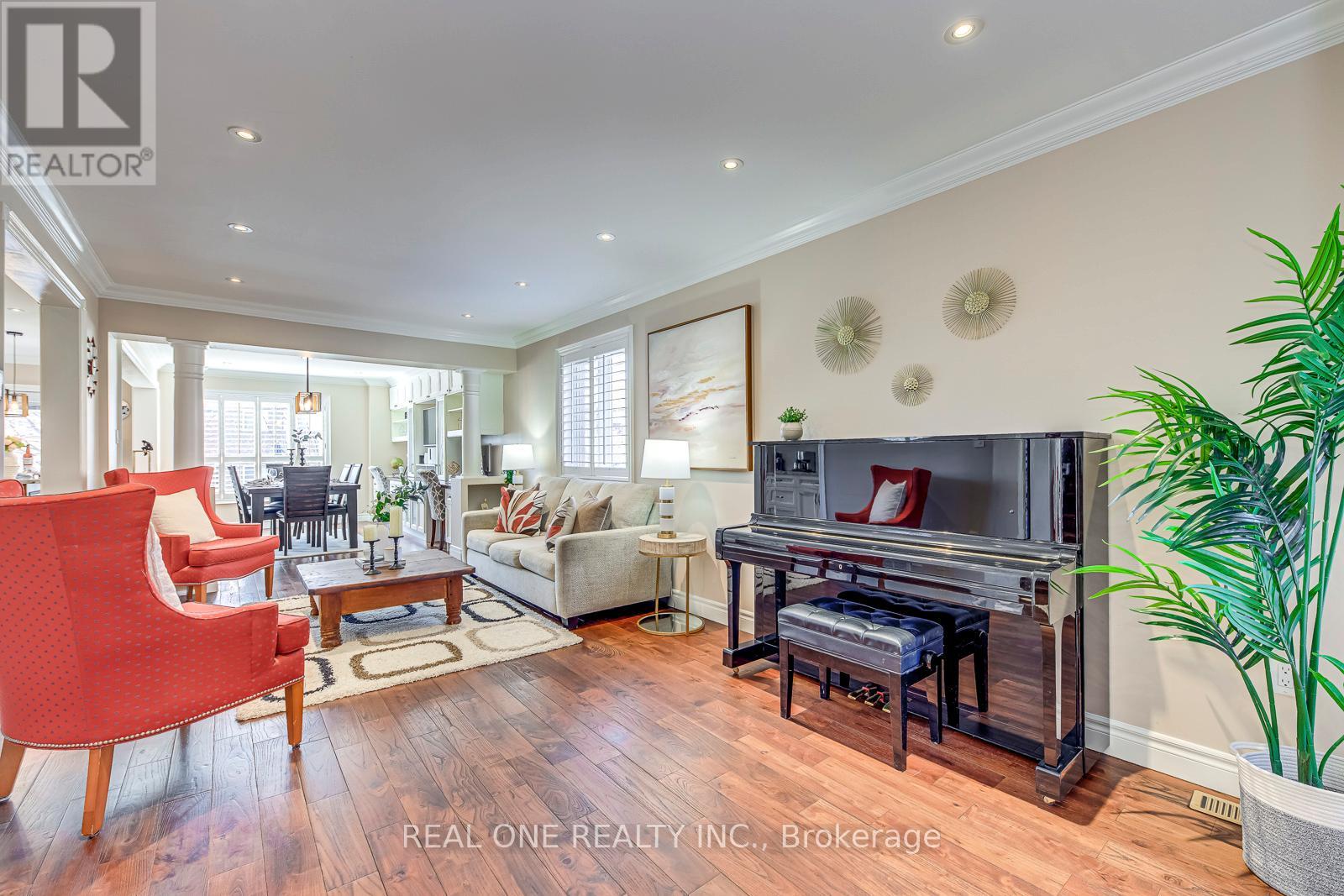 2112 Redstone Crescent, Oakville, Ontario  L6M 5B2 - Photo 6 - W12975076