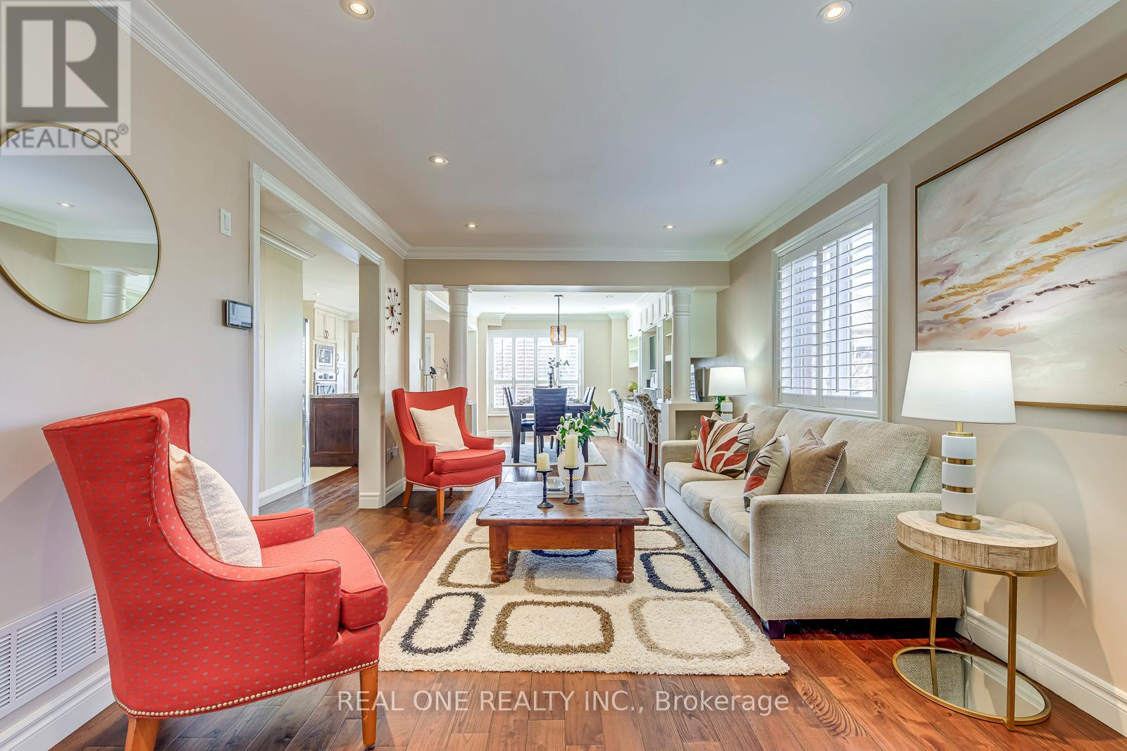 2112 Redstone Crescent, Oakville, Ontario  L6M 5B2 - Photo 7 - W12975076