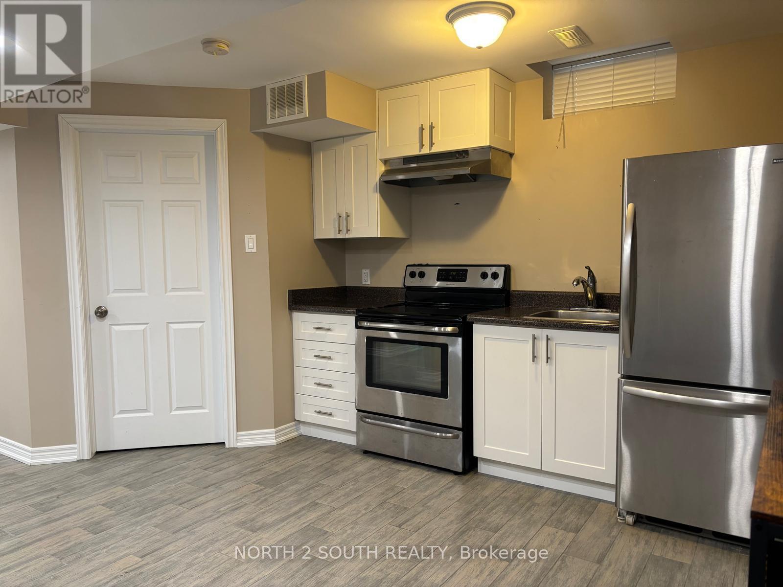 Bsmt - 23 Vanwood Crescent, Brampton, Ontario  L6P 2X3 - Photo 5 - W12975082