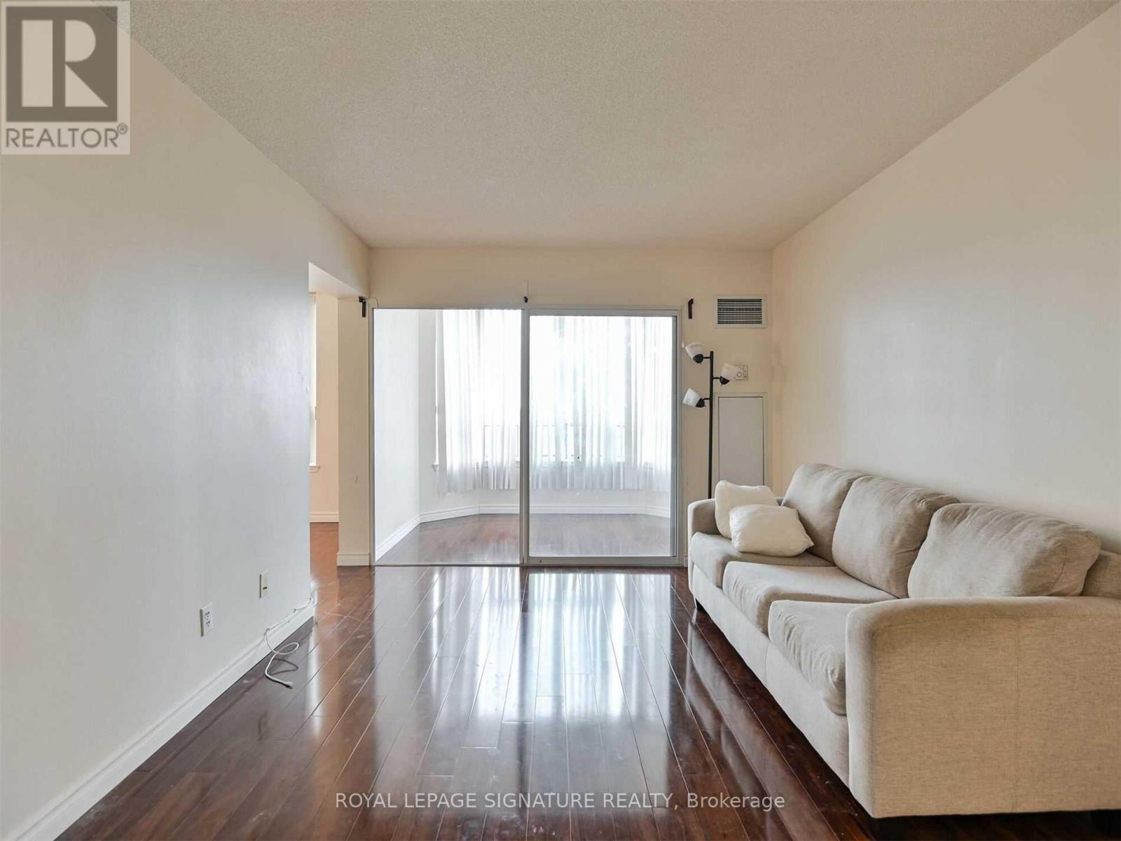 1107 - 135 Hillcrest Avenue, Mississauga, Ontario  L5B 4B1 - Photo 10 - W12975136