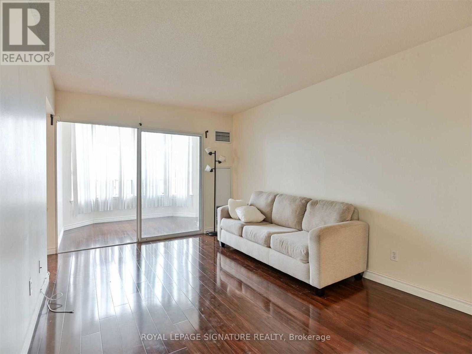 1107 - 135 Hillcrest Avenue, Mississauga, Ontario  L5B 4B1 - Photo 11 - W12975136