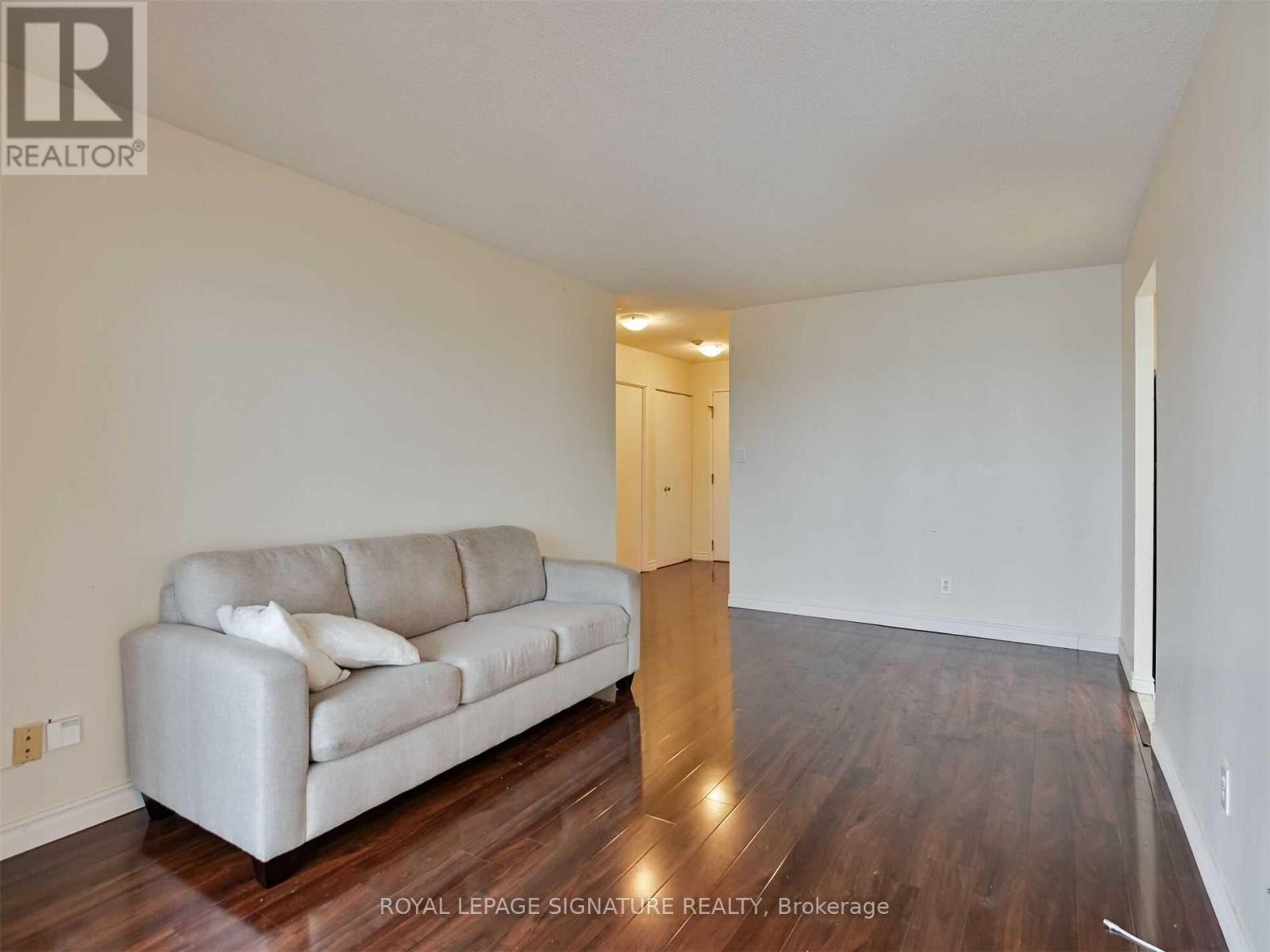 1107 - 135 Hillcrest Avenue, Mississauga, Ontario  L5B 4B1 - Photo 12 - W12975136