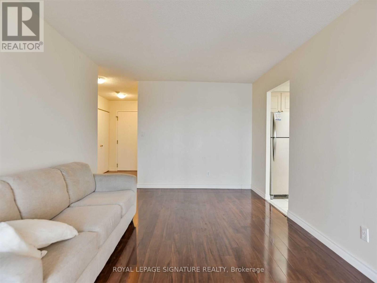 1107 - 135 Hillcrest Avenue, Mississauga, Ontario  L5B 4B1 - Photo 13 - W12975136