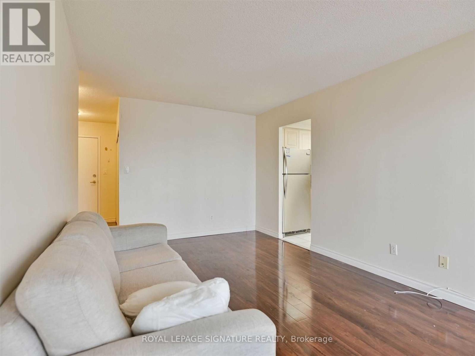 1107 - 135 Hillcrest Avenue, Mississauga, Ontario  L5B 4B1 - Photo 14 - W12975136
