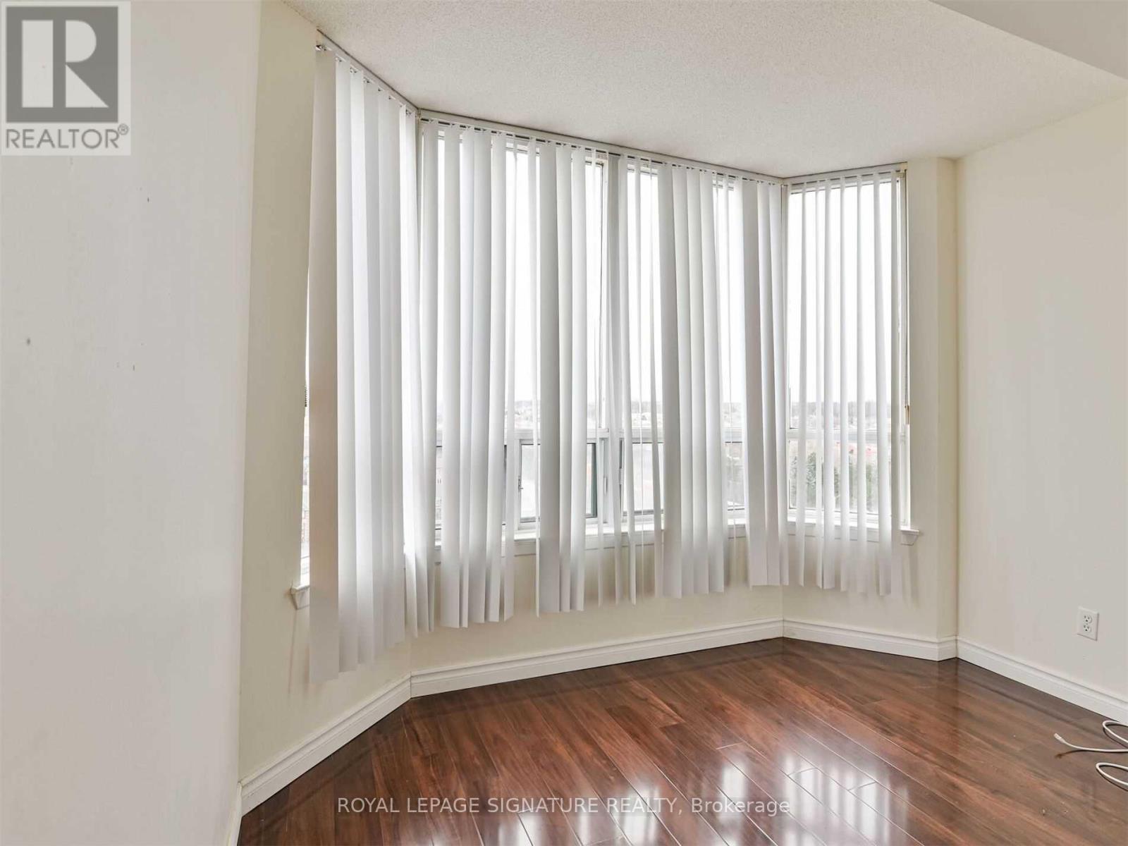 1107 - 135 Hillcrest Avenue, Mississauga, Ontario  L5B 4B1 - Photo 15 - W12975136