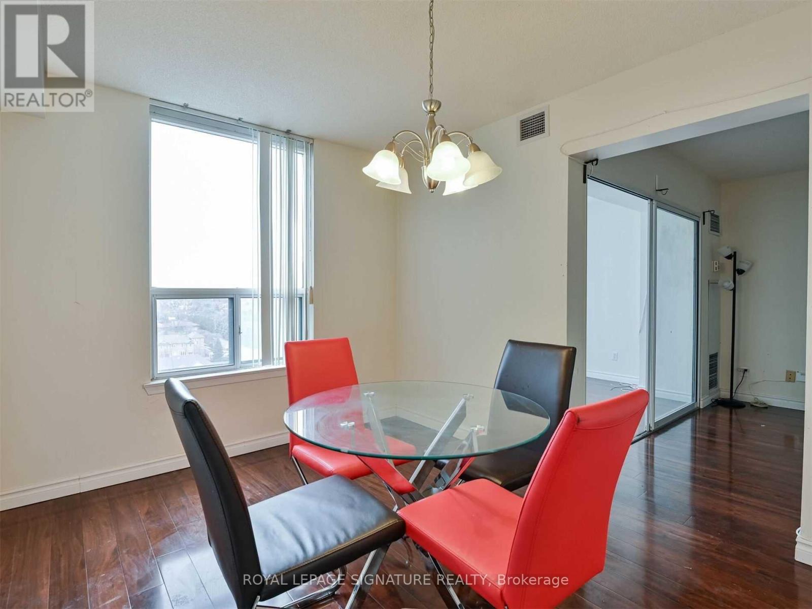 1107 - 135 Hillcrest Avenue, Mississauga, Ontario  L5B 4B1 - Photo 19 - W12975136