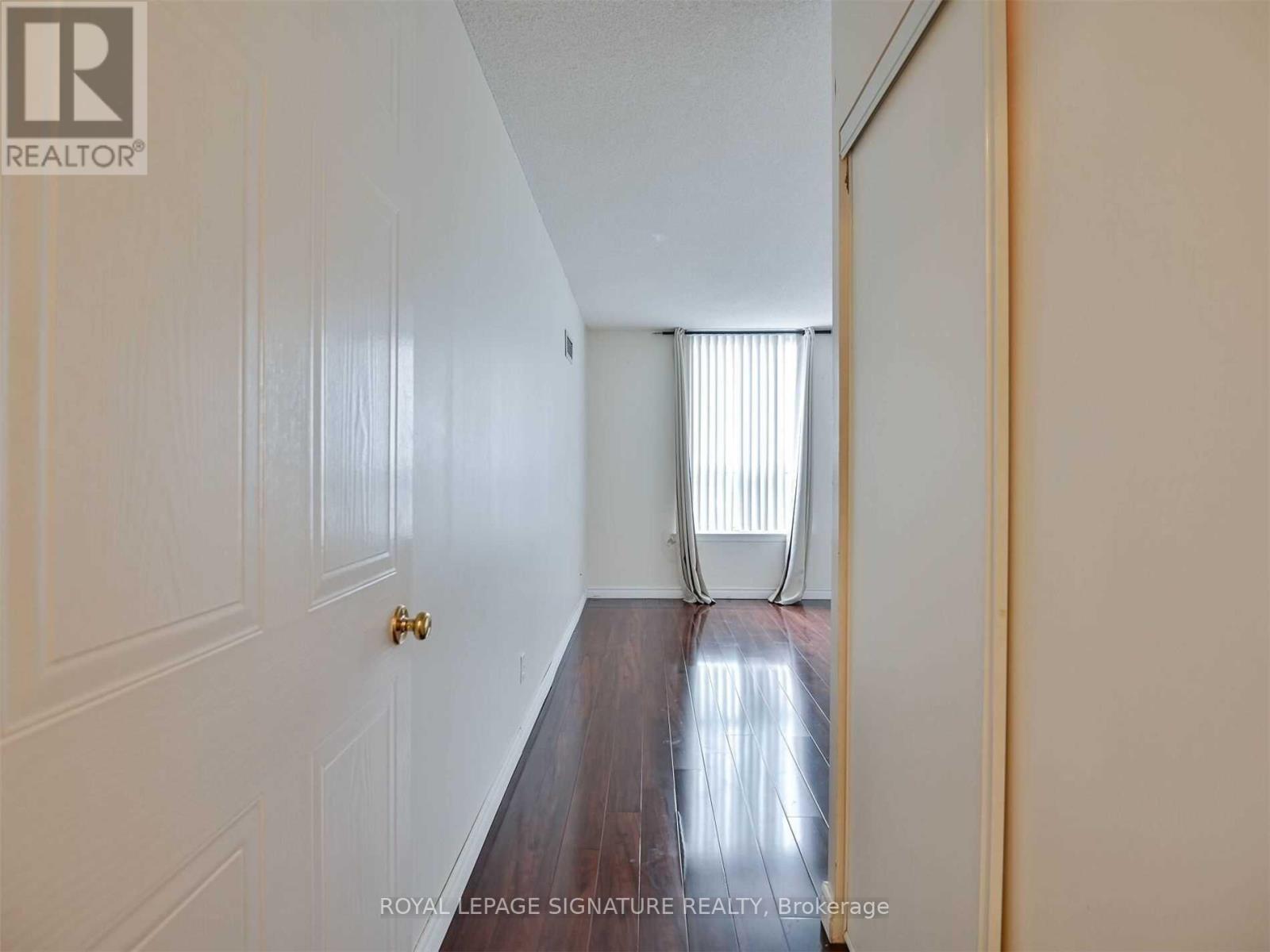 1107 - 135 Hillcrest Avenue, Mississauga, Ontario  L5B 4B1 - Photo 27 - W12975136