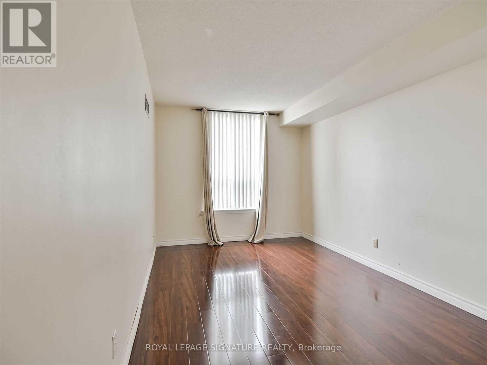 1107 - 135 Hillcrest Avenue, Mississauga, Ontario  L5B 4B1 - Photo 28 - W12975136