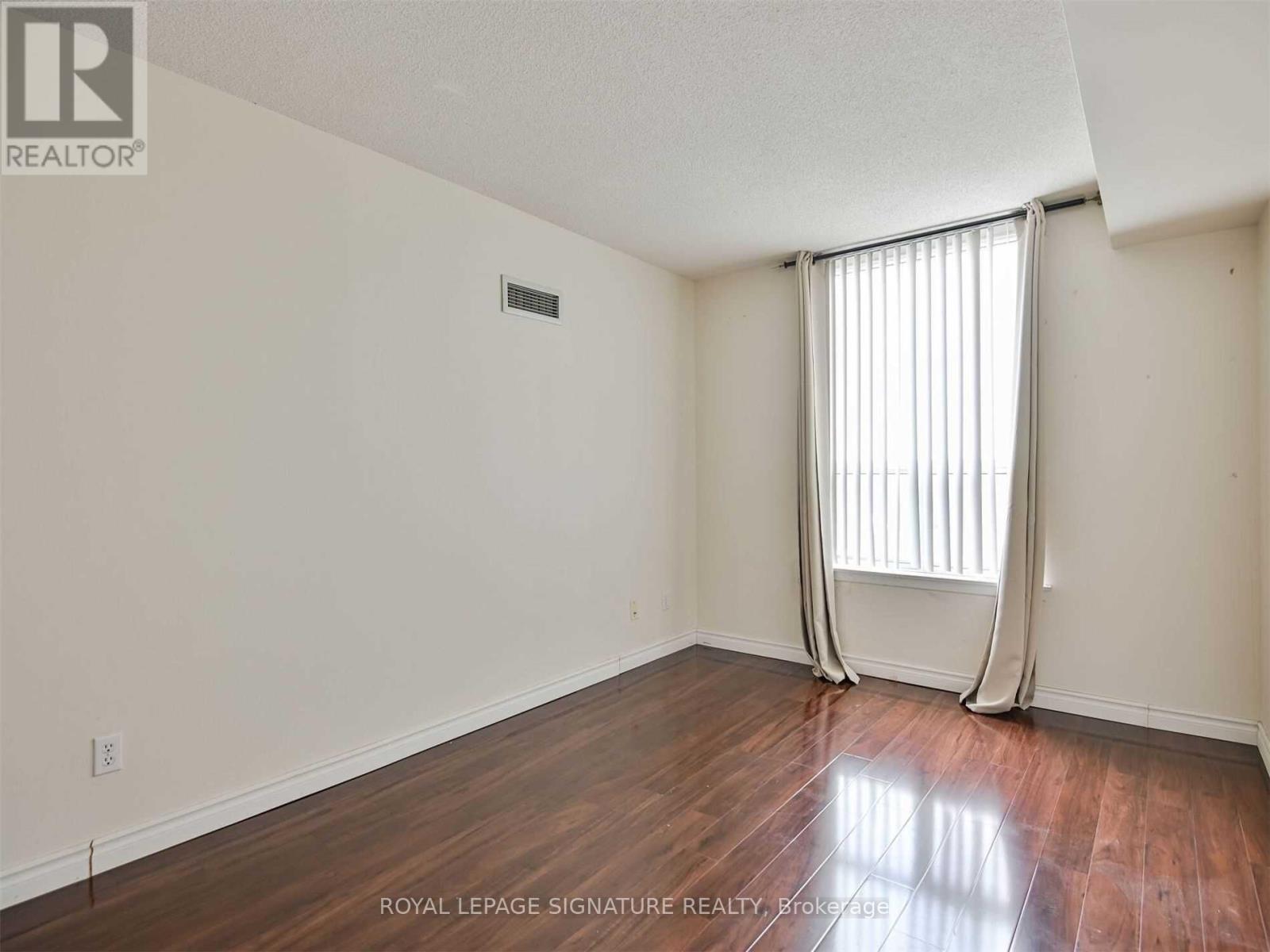 1107 - 135 Hillcrest Avenue, Mississauga, Ontario  L5B 4B1 - Photo 29 - W12975136