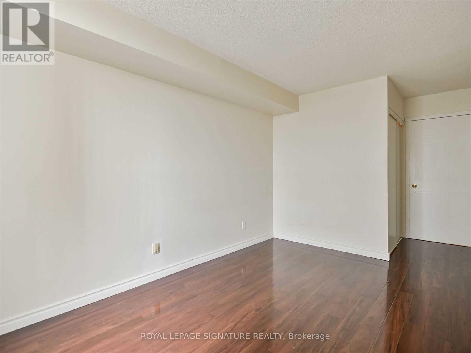 1107 - 135 Hillcrest Avenue, Mississauga, Ontario  L5B 4B1 - Photo 30 - W12975136