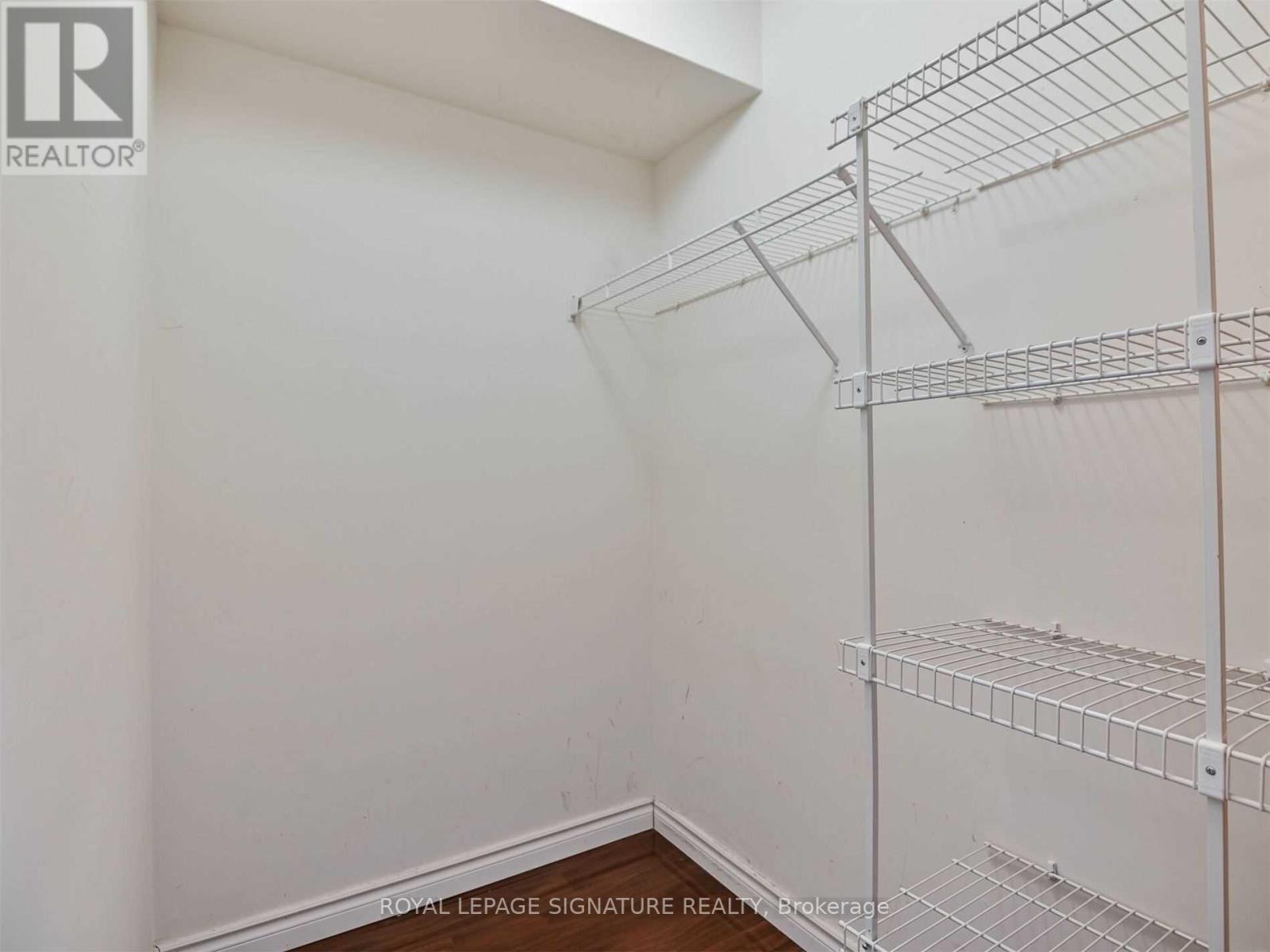 1107 - 135 Hillcrest Avenue, Mississauga, Ontario  L5B 4B1 - Photo 32 - W12975136