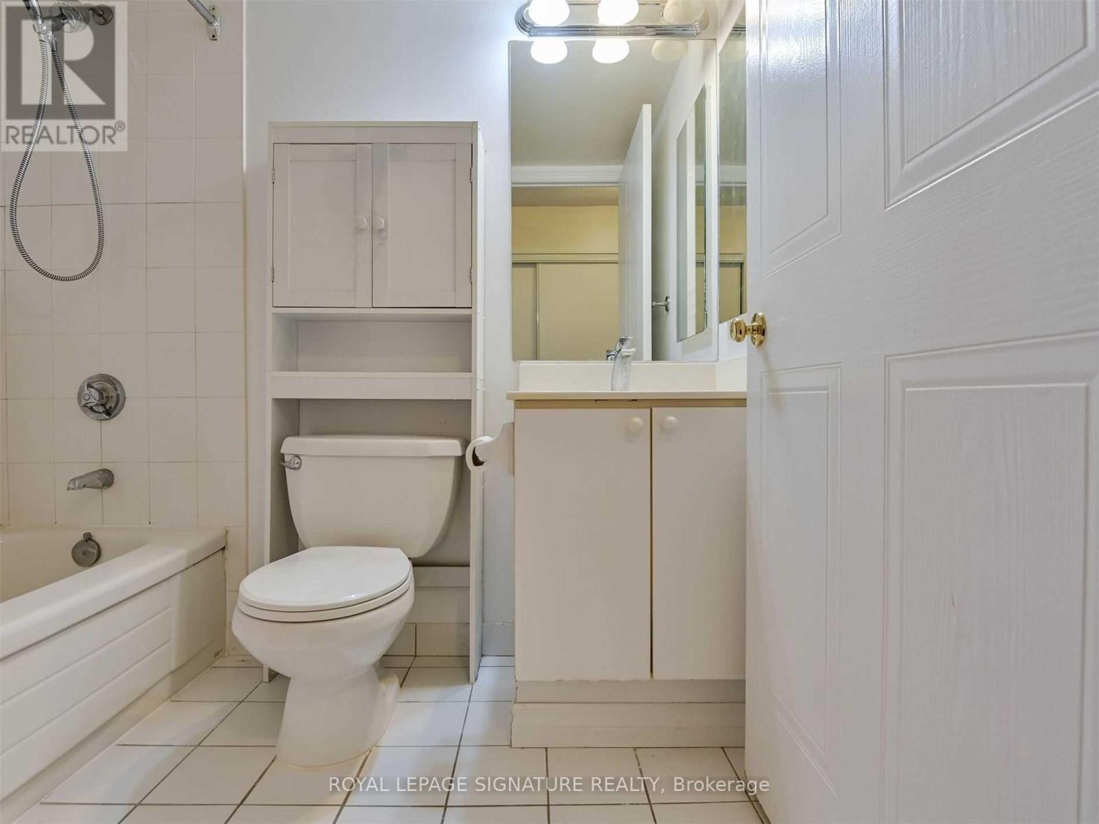 1107 - 135 Hillcrest Avenue, Mississauga, Ontario  L5B 4B1 - Photo 33 - W12975136