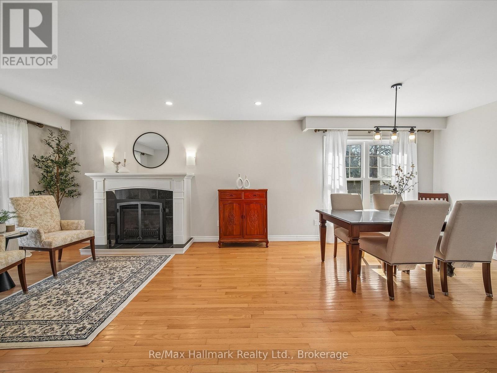 2103 Constance Drive, Oakville, Ontario  L6J 5V1 - Photo 18 - W12970324