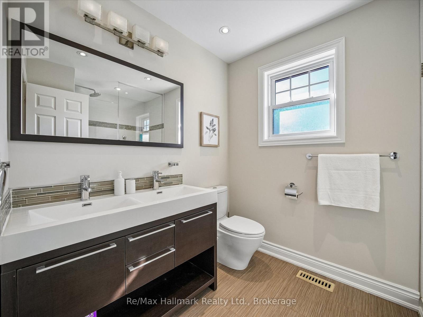 2103 Constance Drive, Oakville, Ontario  L6J 5V1 - Photo 24 - W12970324