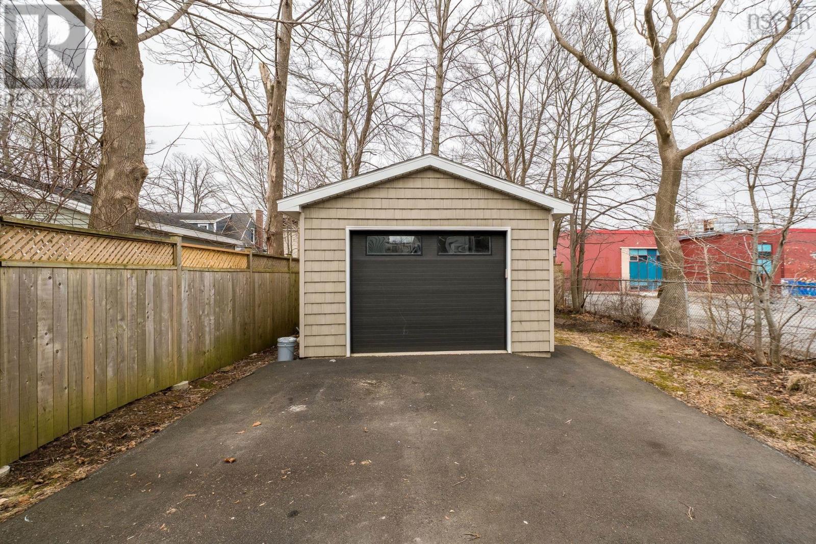 1538 Lemarchant Street, Halifax, Nova Scotia  B3H 3R1 - Photo 36 - 202606718