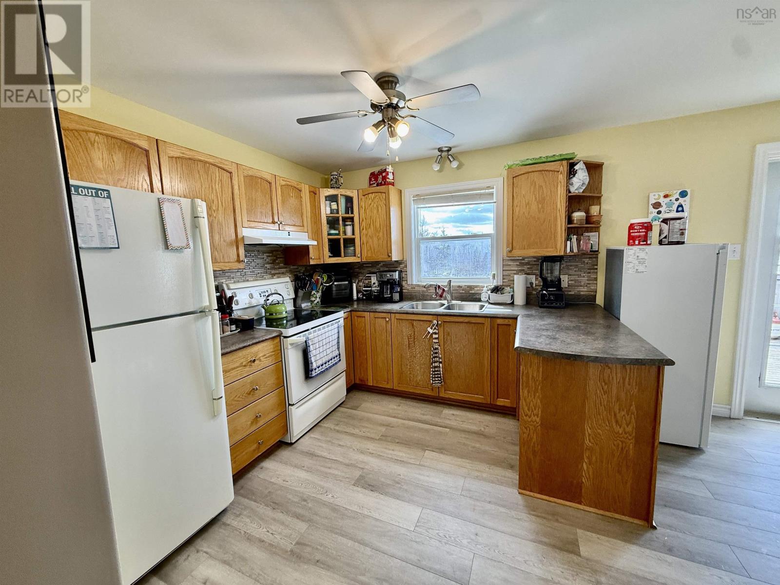 45 Peter Court, Eastern Passage, Nova Scotia  B3G 1S9 - Photo 7 - 202606750