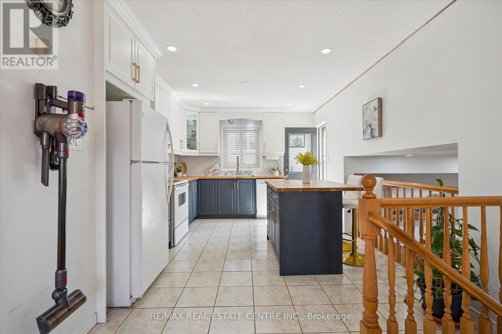 35 Melran Drive, Cambridge, Ontario  N3C 4C1 - Photo 12 - X12975000