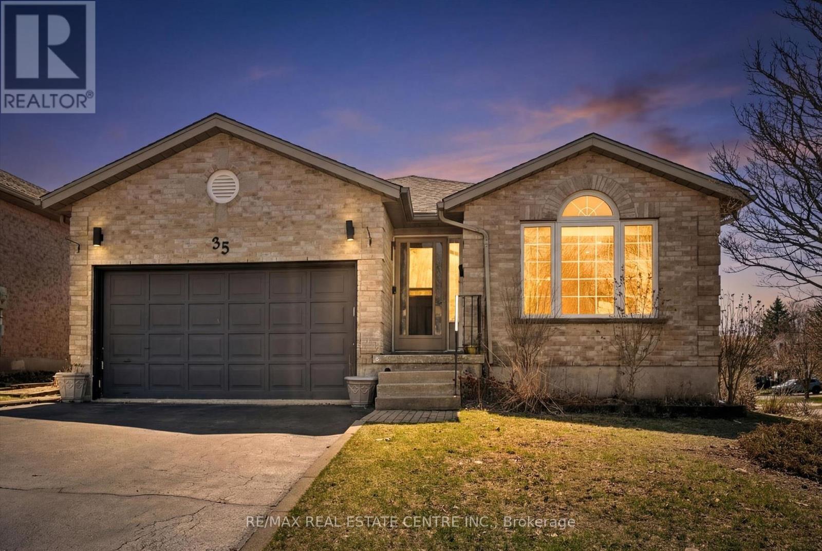 35 Melran Drive, Cambridge, Ontario  N3C 4C1 - Photo 2 - X12975000