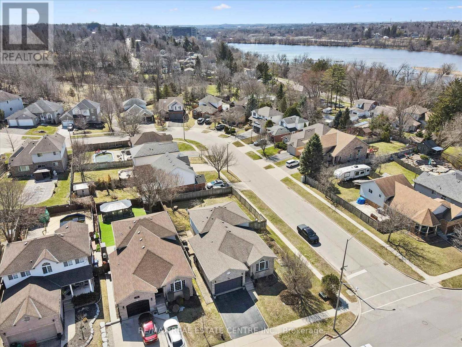 35 Melran Drive, Cambridge, Ontario  N3C 4C1 - Photo 39 - X12975000