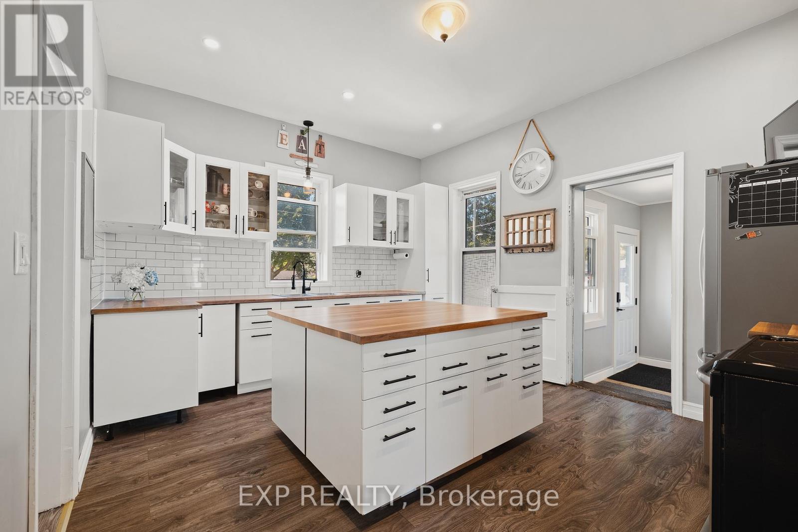 290 Turnberry Street, Huron East, Ontario  N0G 1H0 - Photo 10 - X12975020