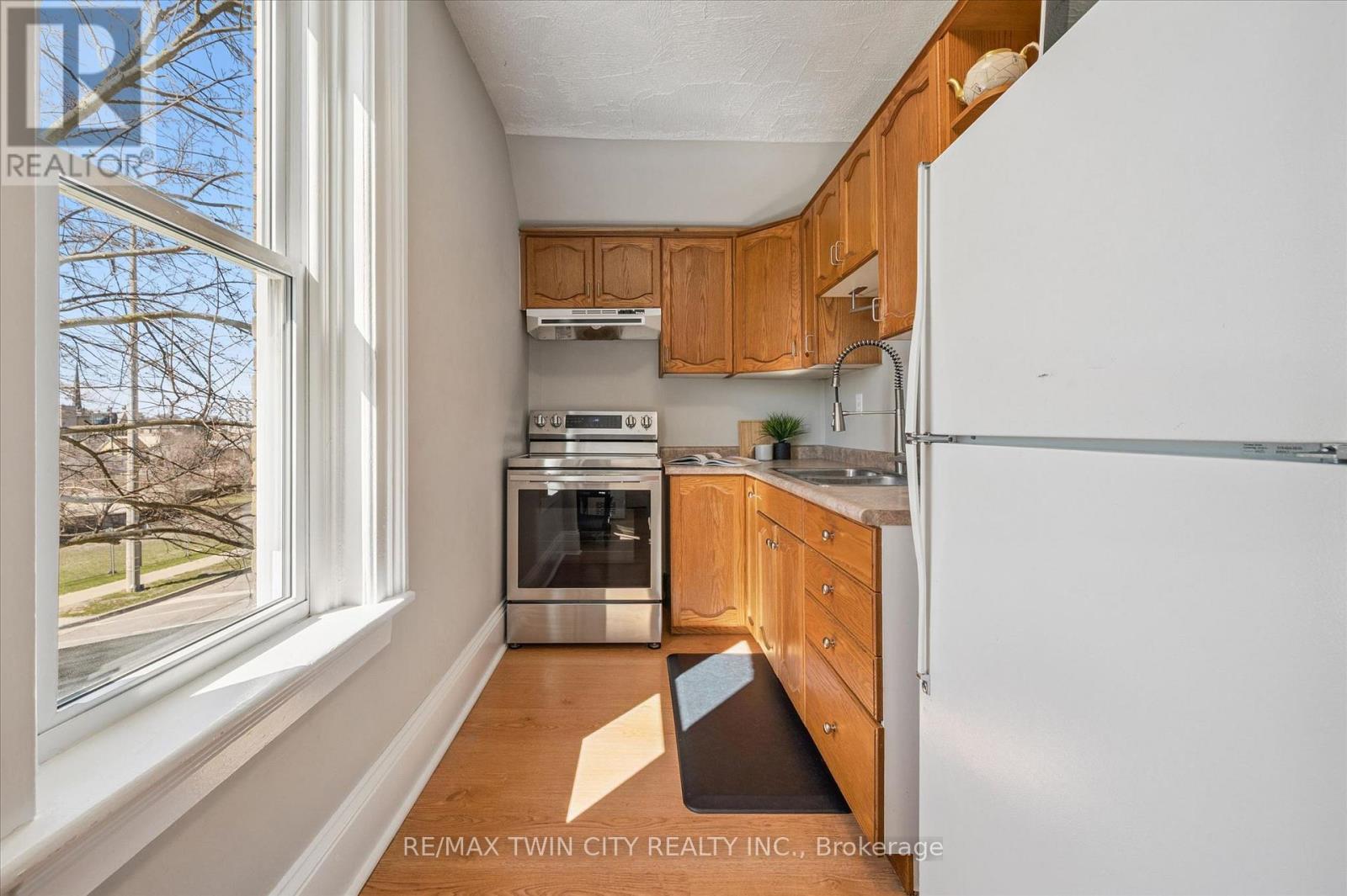 101 Wellington South, Cambridge, Ontario  N1R 3K9 - Photo 19 - X12975038