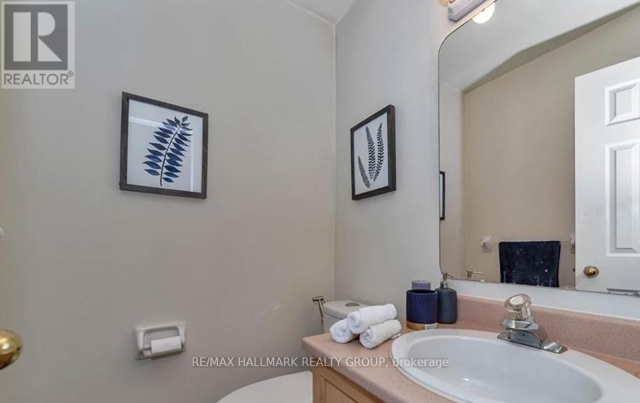 17 Ravenscroft Court, Ottawa, Ontario  K2S 1R3 - Photo 12 - X12973522