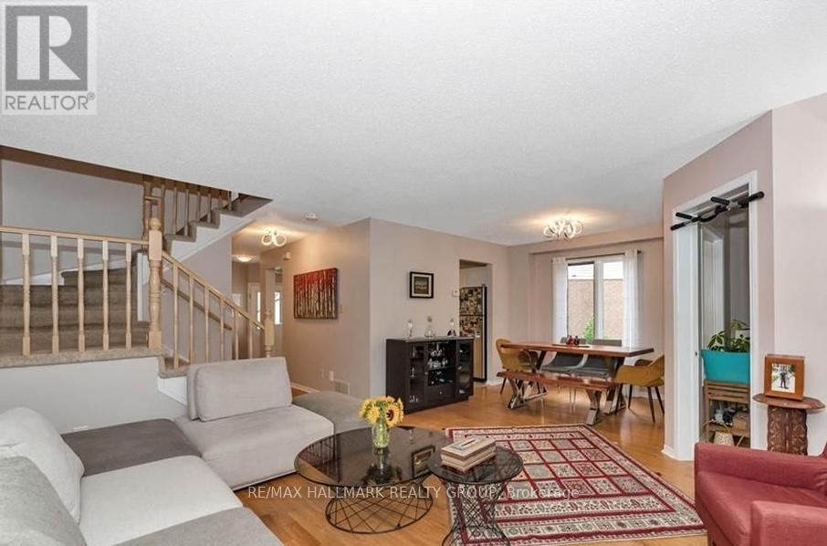 17 Ravenscroft Court, Ottawa, Ontario  K2S 1R3 - Photo 7 - X12973522