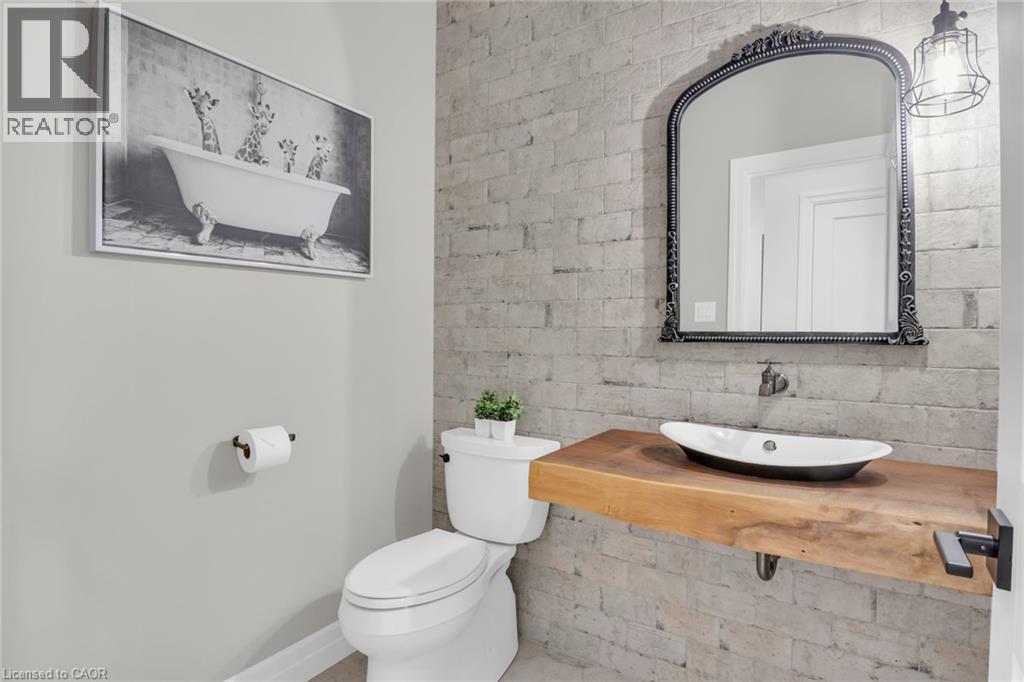 250 Stanley Drive, Waterloo, Ontario  N2L 1H8 - Photo 21 - 40818281