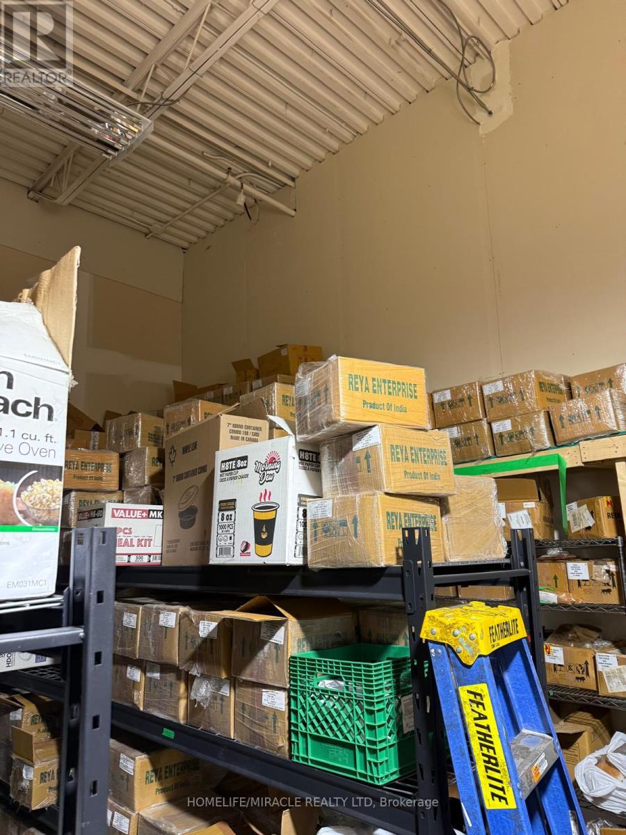 4 - 1400 Aimco Boulevard, Mississauga, Ontario  L4W 4K2 - Photo 19 - W12974224